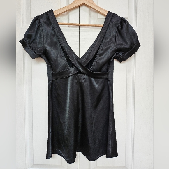 Buffalo David Bitton Black Satin Cross-Back Top Size Small - Picture 2 of 5